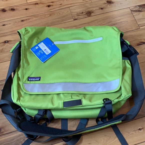 Patagonia Other - Patagonia Half Mass Messenger Bag